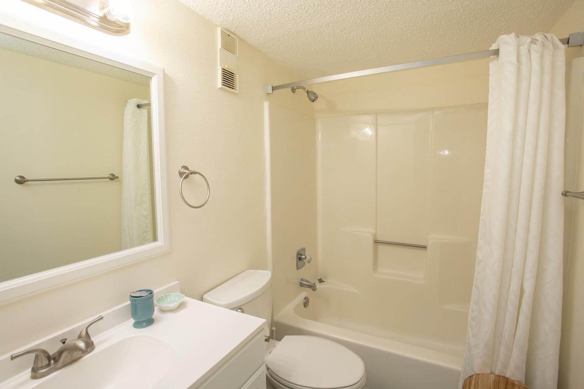 Waters Edge Aparthotel Garden City Ngoại thất bức ảnh